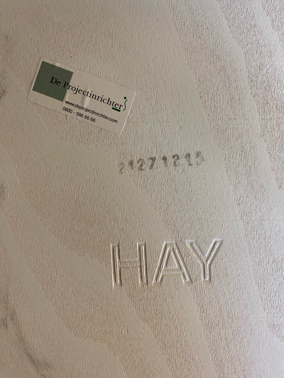 Hay, stol, J104