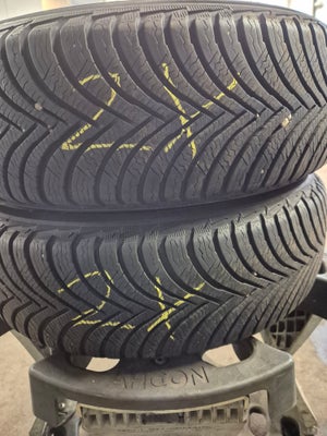 Vinterdæk, Michelin, 185 / 65 / R15, 7mm mønster, 2x vinterdæk fra Michelin I størrelsen 185/65R15 8