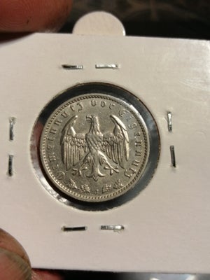 Vesteuropa, mønter, 1 Mark , 1935, 1 Mark fra 1935 J flot mønt i hb holder
Køber betaler porto
