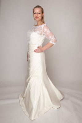 Brudekjole, Ubrugt, Smuk, enkel og elegant brudekjole med lynlås, med smuk  tilhørende blonde Bolero