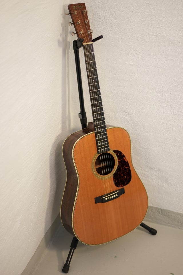 Western, Martin HD28V