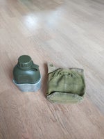 Militær, Fletflaske med kar og taske