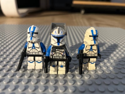 Lego Star Wars, 1 captain Rex phase 1 501st
2 501st phase 2 cloner

Alle i god stand og sælges samme