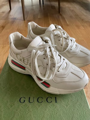 Sneakers, Gucci, str. 42,5,  Creme hvid,  Læder,  Næsten som ny, Sælger disse Gucci sko, de er brugt