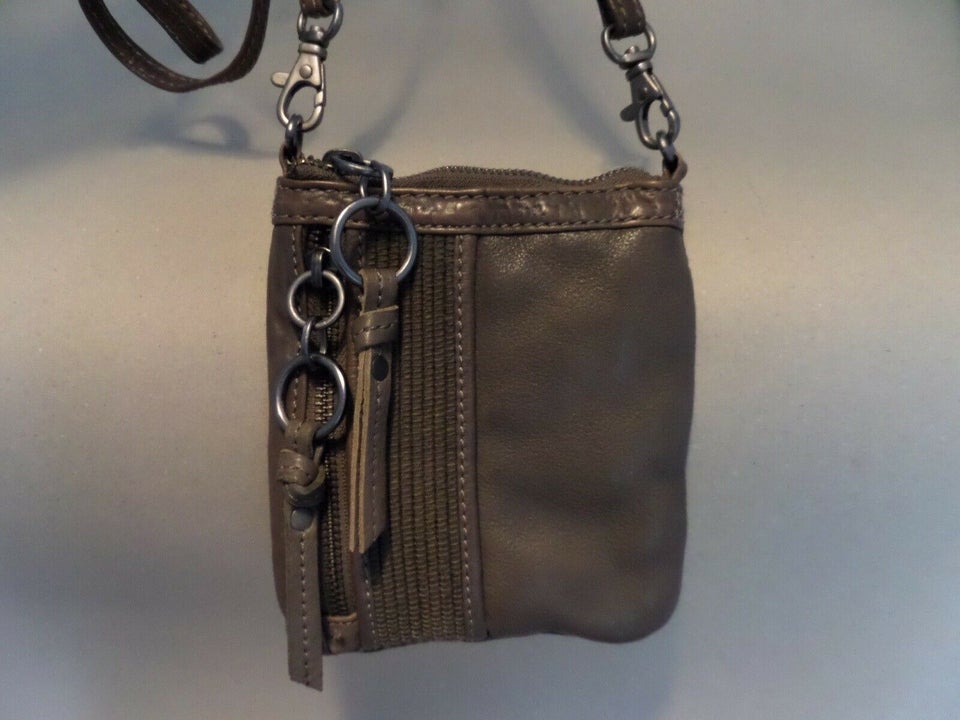 Crossbody, DEPECHE