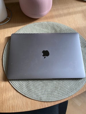 MacBook Pro, MacBook Pro (13-inch, 2019), 1.4GHz quad-core Intel Core i5 GHz, 8 GB ram, 256 GB hardd