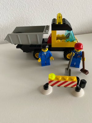 Lego System, 6447, Dumper - består af 49 dele og 2 figurer.
Alle dele intakt samt byggevejledning.

