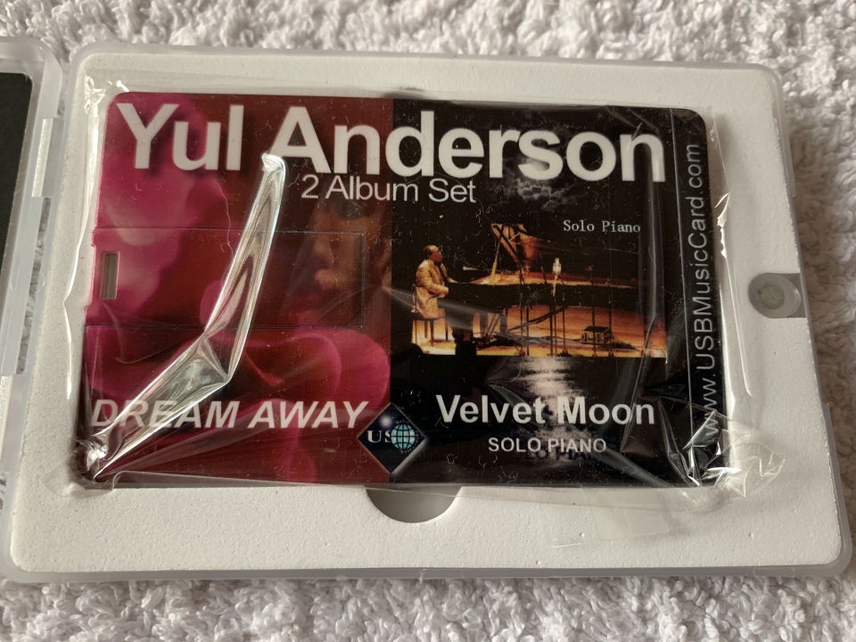 Yul Anderson : Dream Away & Velvet Moon, new age