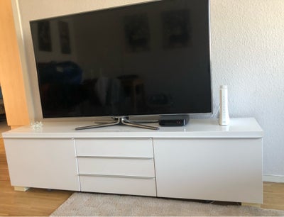 Tv bord, Hent dette fine TV-bord.

Det er lidt tungt så i skal være to om det! - Skal ned fra 1.sal.