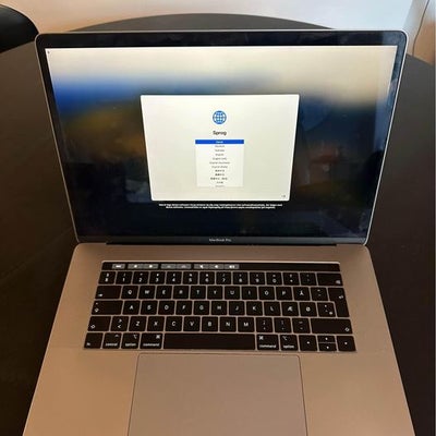 MacBook Pro, 15", i7 GHz, 16 GB ram, 256 GB harddisk, God, 
Sælger min MacBook pro 15” fra 2019.
Int