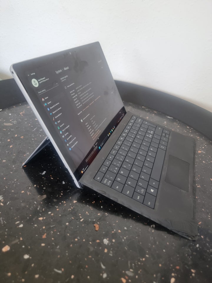 Microsoft Surface Pro 6, i5 8 generation GHz, 8 GB ram