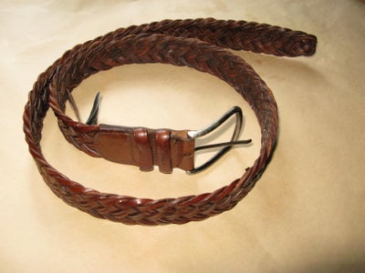 Bælte,  POSSUM, str. L,  brun,  læder,  God men brugt, Brun læderbælte fra POSSUM, 111 cm langt
Brug