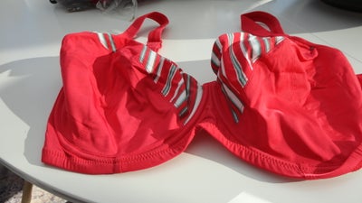 Badetøj, Bikini, Change, str. G,  Rød,  Nylon & Lycra,  Ubrugt, Bikini OVERDEL. Rød med striber. 
St