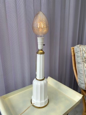 Anden bordlampe, Heiberg, Gl. Heiberg lampe med glødepærer.  Højde incl. glødepærer 60 cm.
Kan også 