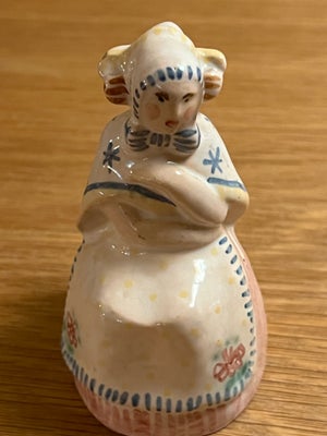 Keramik, L Hjorth, Flot og fejlfri L Hjorth keramik kvinde i flot egnsdragt højde 9 cm 
Sender med G