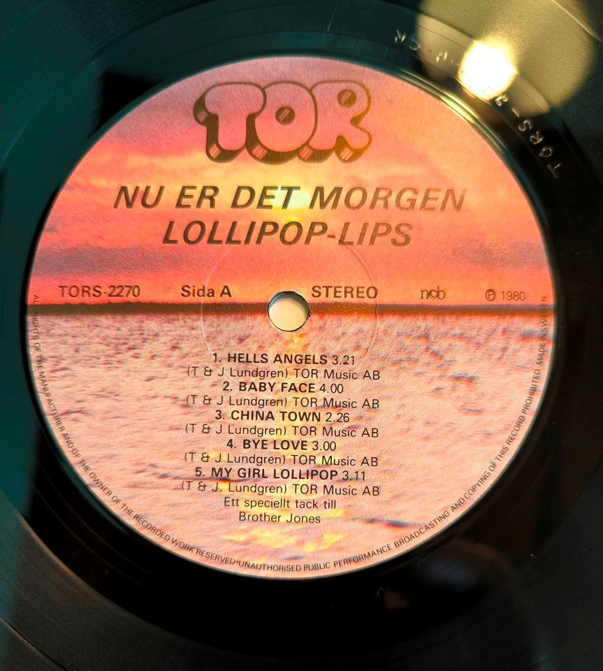 LP, Lollipop-Lips