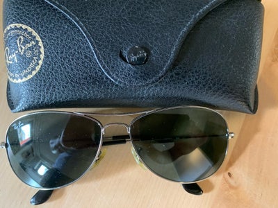 Solbriller unisex, Ray Ban, Ray Ban aviator solbrille str medium.
Den klassiske solbrille fra Ray Ba