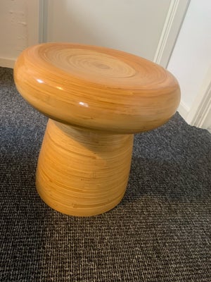 Skammel, Bambus stol eller skammel. H: 40 cm