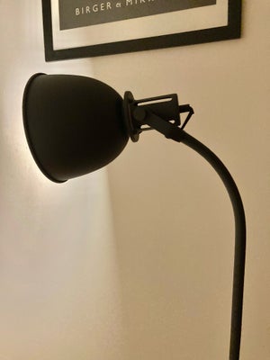 Standerlampe, Ikea, Hektar gulvlampe
Højde 160cm.
