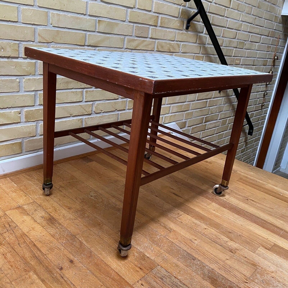 Kakkelbord, Dansk møbelproducent , teaktræ
