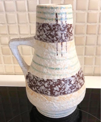 Keramik, Vase, West Germany, Super sød lille vase/kande fra West Germany i pastel farver 17cm fast p