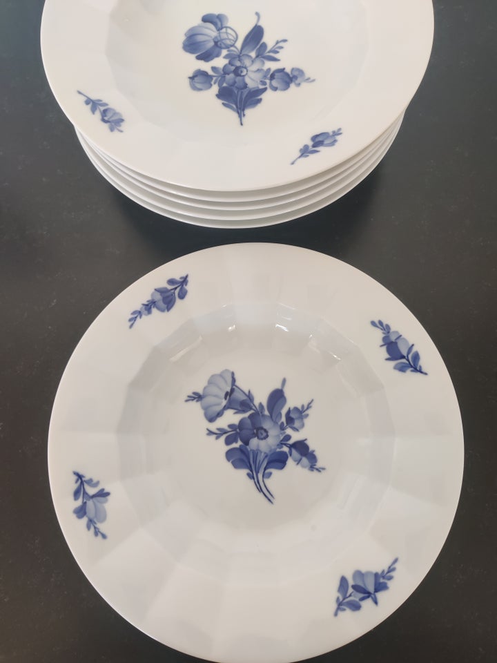 Porcelæn, Stor dyb tallerken, Blå Blomst kantet Royal