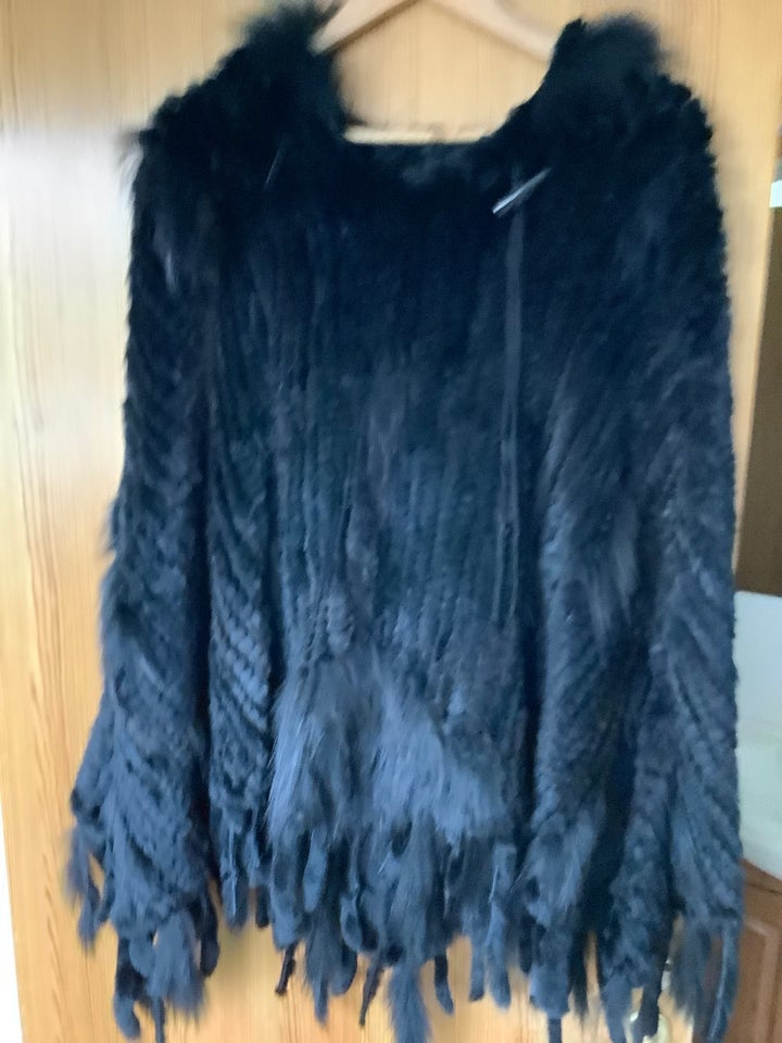 Poncho, str. 42, Copenhagen fur