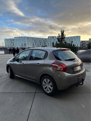Peugeot 208, 1,4 HDi 68 Active, Diesel, 2014, km 299000, champagnemetal, træk, aircondition, ABS, ai