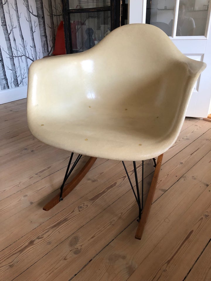 Eames, Gyngestol