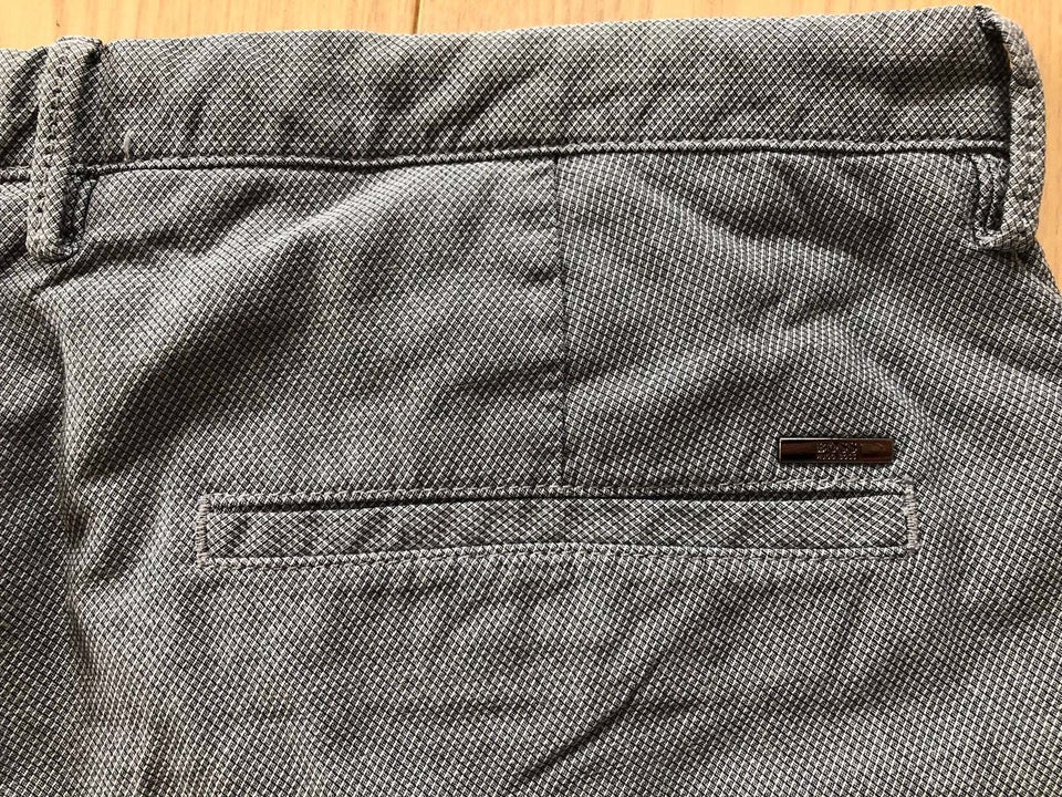 Shorts, Hugo Boss, str. 52