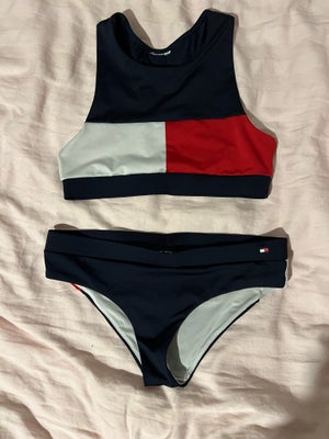 Badetøj, Tommy Hilfiger, str. 12-14 år,  Næsten som ny, Tommy Hilfiger bikini, i rigtig god stand. 