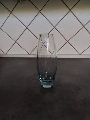 Glas, Vase, Holmegaard, Holmegaard lyseblå glasvase. Højde 22,5 cm.