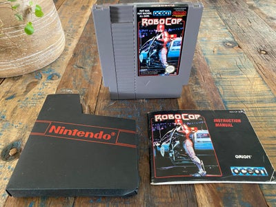 Robocop, NES, Incl dansk instruktionsbog og Nintendo kassette. Fast pris. Evt forsendelse 49 kroner.