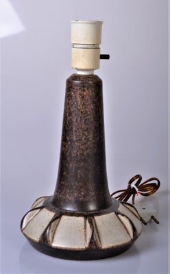 Michael Andersen, Keramik Lampe, bordlampe, Michael Andersen Bord Lampe Nr. 6260.
I hel og flot tils