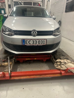 VW Polo, 1,6 TDi 90 Comfortline BMT, Diesel, 2011, km 290990, sølvmetal, træk, nysynet, aircondition