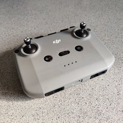 Drone, DJI RC231, DJI controller RC231 /RC N1:
Working flawlessly. Includes the USB-C to USB-C cable