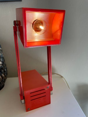 Skrivebordslampe, LamPetit, LamPetit lampe designet af Bent Gantzel-Boysen for Louis Poulsen.
Lampen