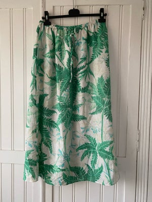 Lang nederdel , str. 38, H&M,  Grøn hvid palmer,  Næsten som ny, Fin lang sommer nederdel. Str.s/m
S