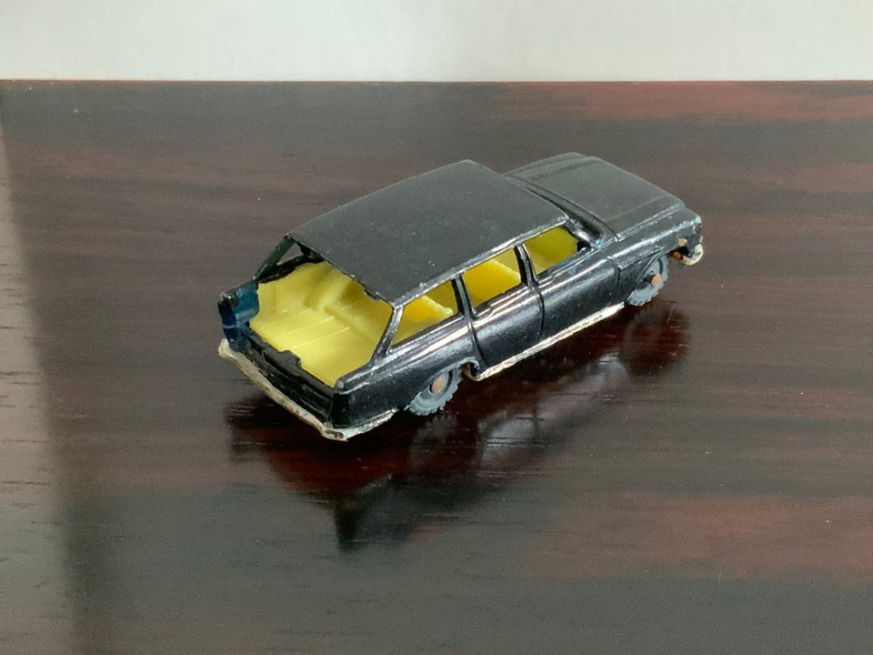 Modelbil, Husky Ford Zephyr Estate 6, skala 1:64