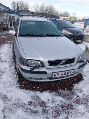 Volvo V40, 1,8 Business, Benzin, 2002, km 240000, 5-dørs, st. car., Volvo v40 benzin. Bilen starter 