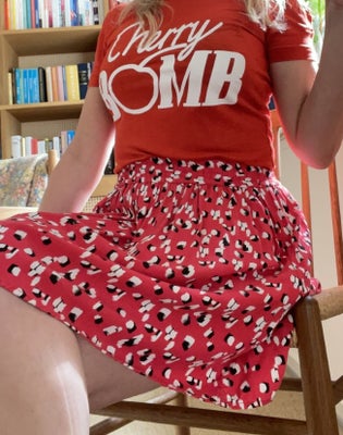 Mønstret nederdel, str. 36, Storm & Marie,  Rød, Rødmønstret nederdel fra Storm & Marie i størrelse 