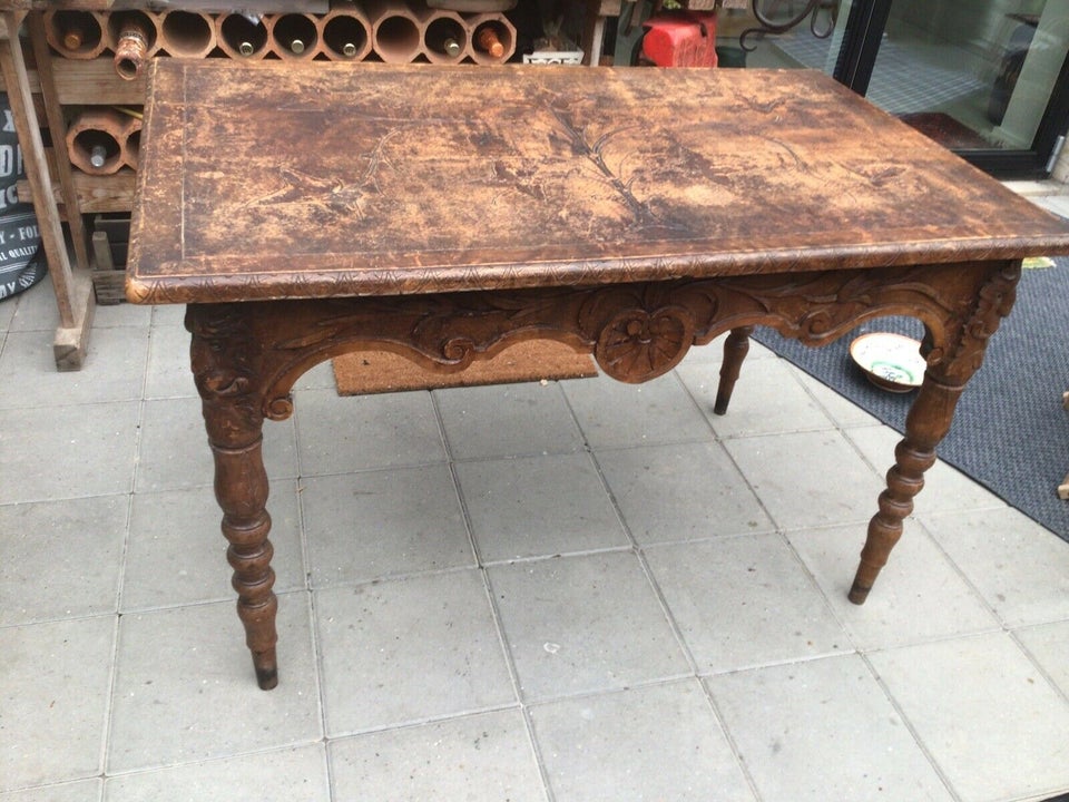 Antikvitet bord og bænk