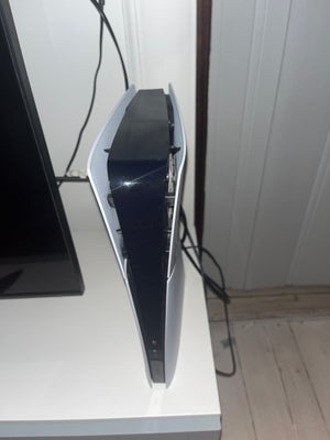 Playstation 5 Digital Edition, Perfekt, Playstation 5 sælges efter 3 måneders brug
Perfekt stand alt