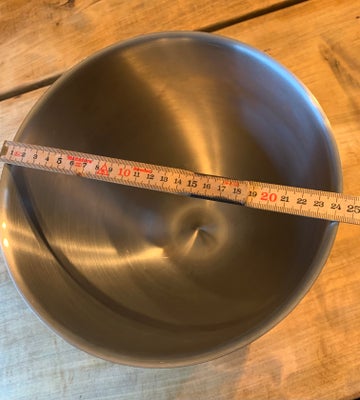 Røreskål, Kenwood, Røreskål i stål til køkkenmaskine.

6,7 liter stålskål til Kenwood Chef.
Nypris 7