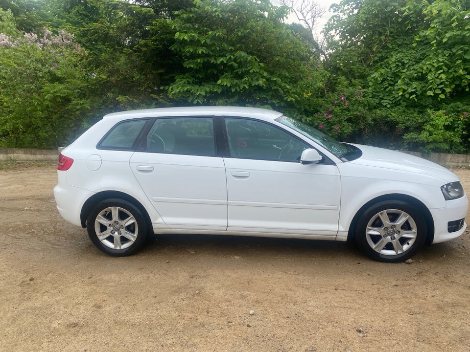 Audi A3, 1,6 TDi Attraction Sportback, Diesel