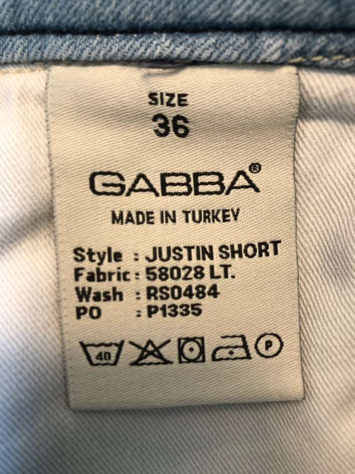 Shorts, Gabba, str. 36