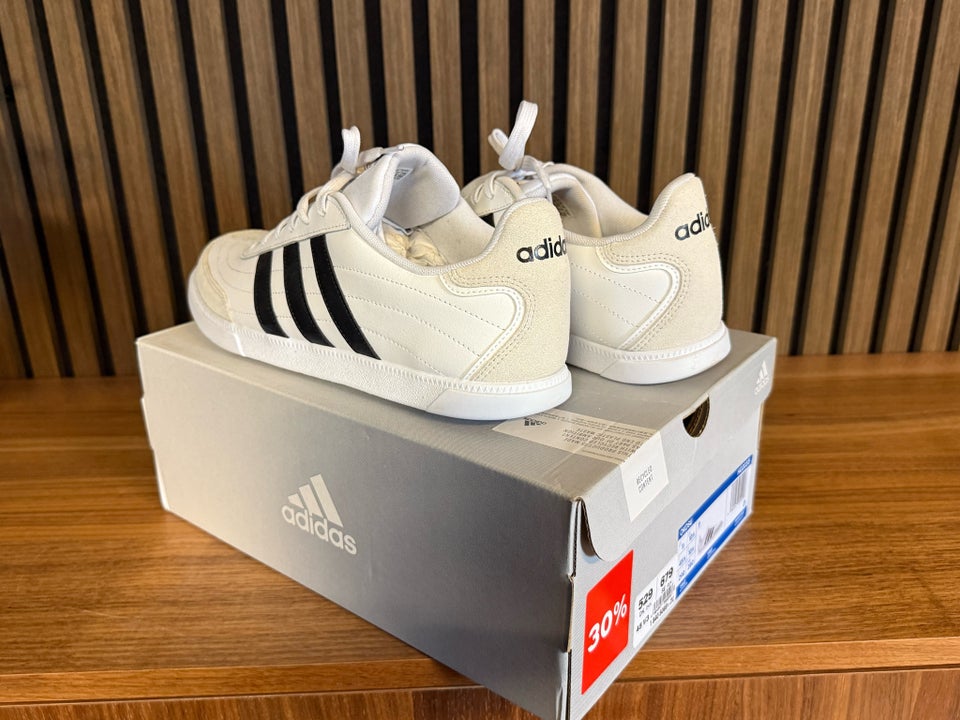 Sportssko, Adidas, str. 45