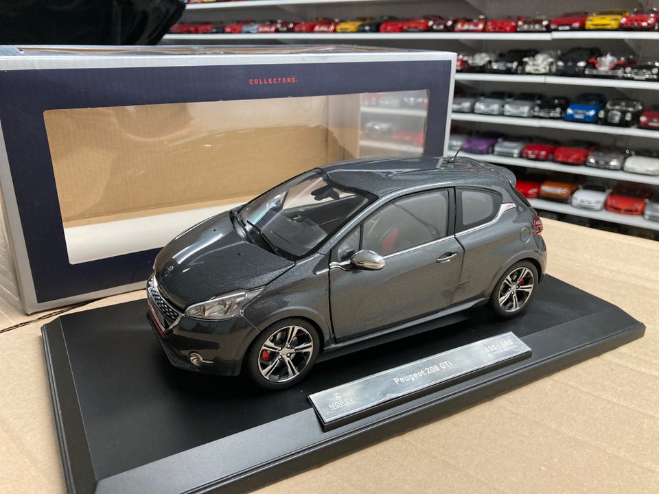 Modelbil, Peugeot 208 GTi 1/18, skala 1:18