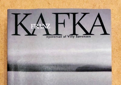Slottet, Franz Kafka, genre: roman, Softcover med flaps, I rigtig fin stand, se billederne. 
Gyldend