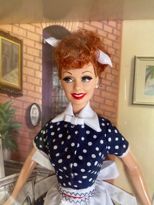 Dukker, Barbie. I love Lucy, Skøn og charmerende dukke der er lavet efter filmstjernen Lucille Ball.